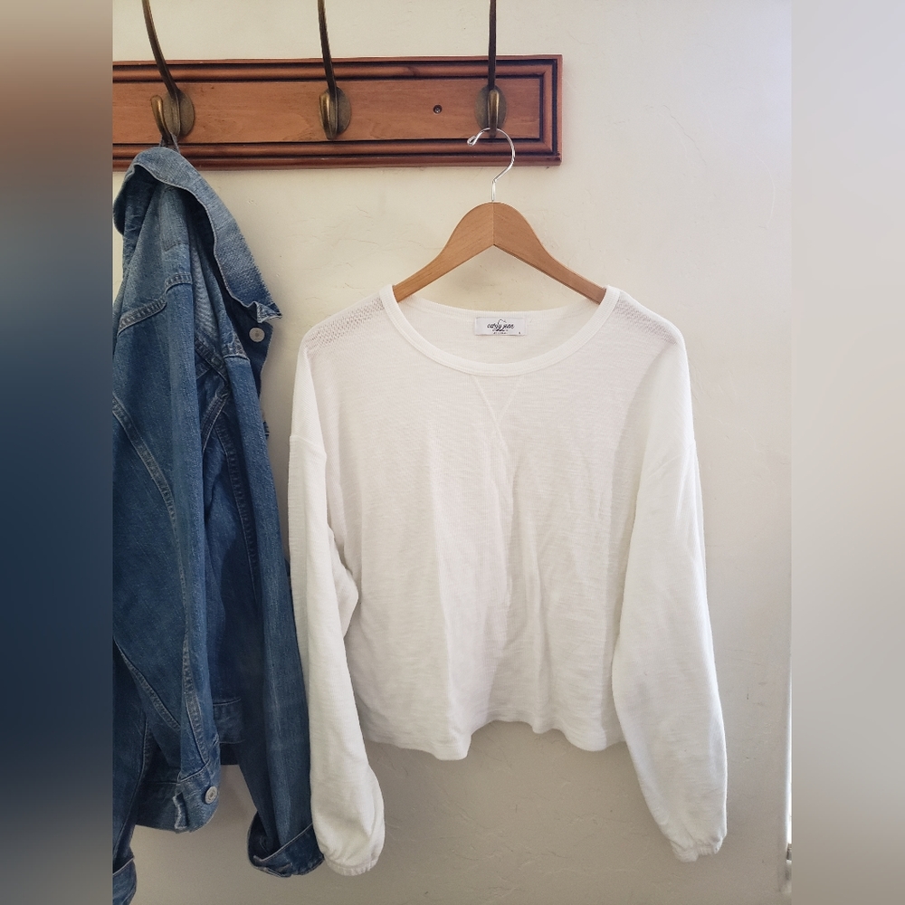 White crop top